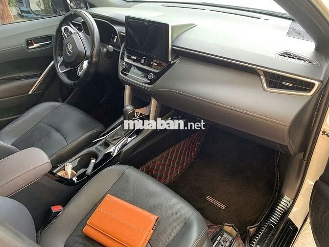 Toyota Cross 1.8V 2024 Trắng 1 vạn km