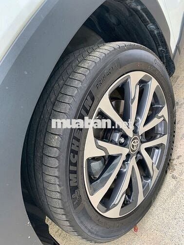 Toyota Cross 1.8V 2024 Trắng 1 vạn km
