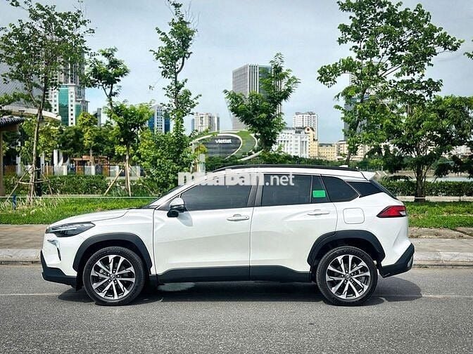 Toyota Cross 1.8V 2024 Trắng 1 vạn km
