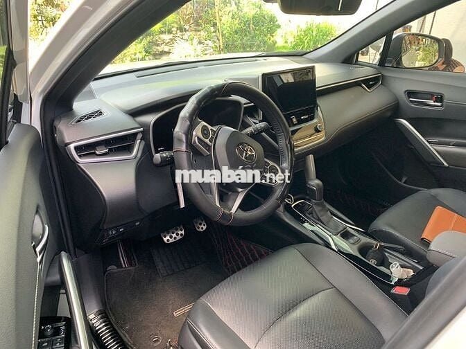Toyota Cross 1.8V 2024 Trắng 1 vạn km