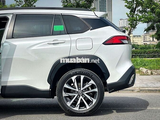 Toyota Cross 1.8V 2024 Trắng 1 vạn km