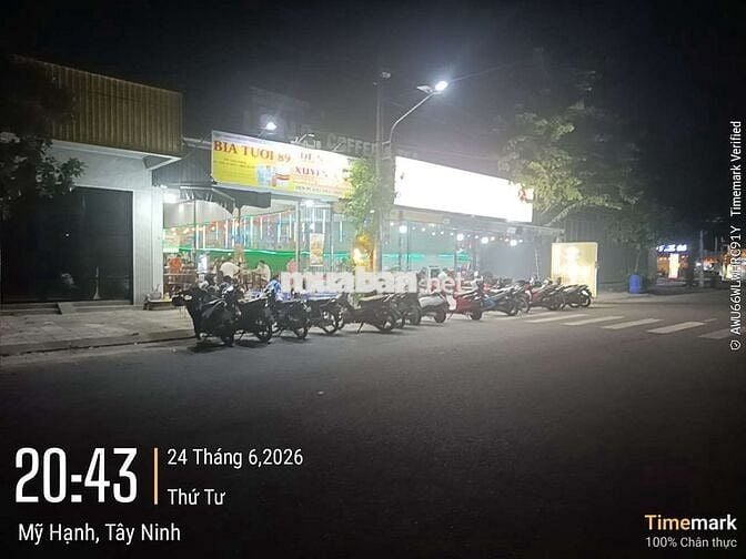 sáng quán đã hoạt động hơn 1 năm