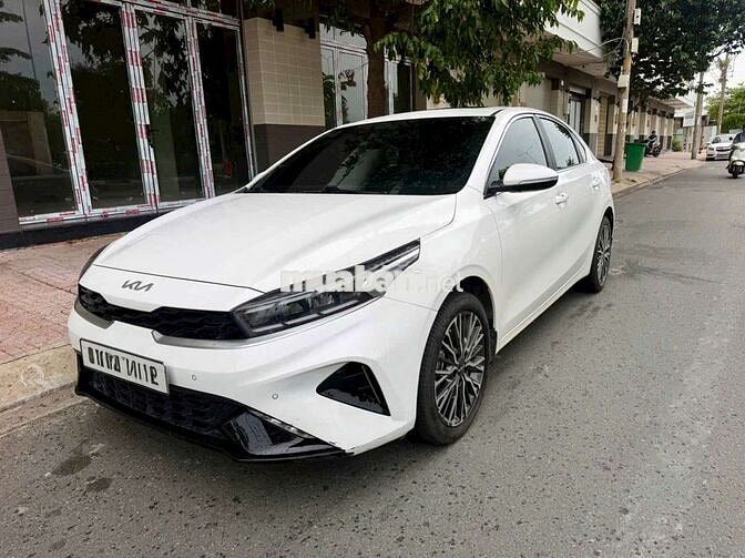 Kia K3 Premium 2.0 AT 2025 Trắng Lướt 16.000 Km