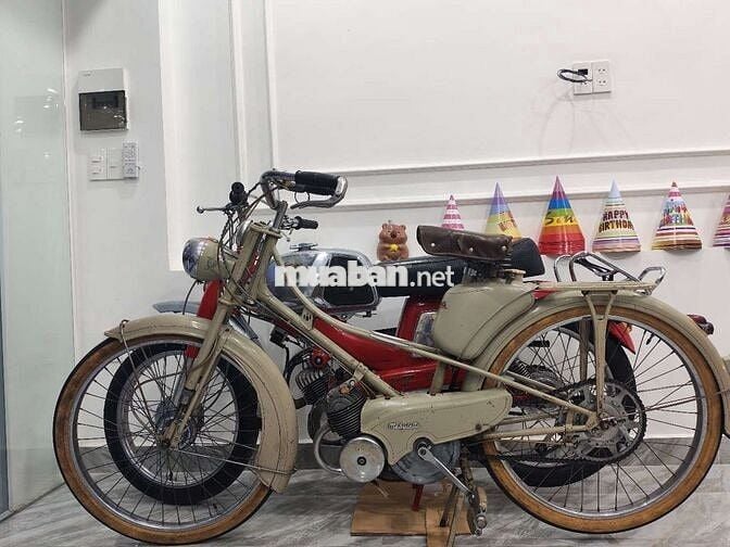 Peugeot và mobylette 