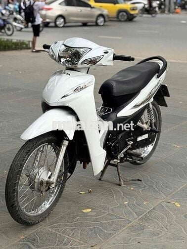 Honda Wave wave alpha 110cc trắng đẹp chạy ít