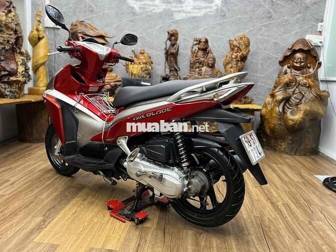 Honda Airblade biển SG dàn áo liền lạc. máy êm