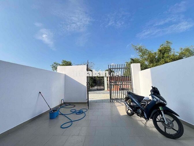 Bán nhà HOÀN CÔNG Đức Hoà Đông  - DT: 5x24  Giá chỉ 1ty7  . 3p ngủ