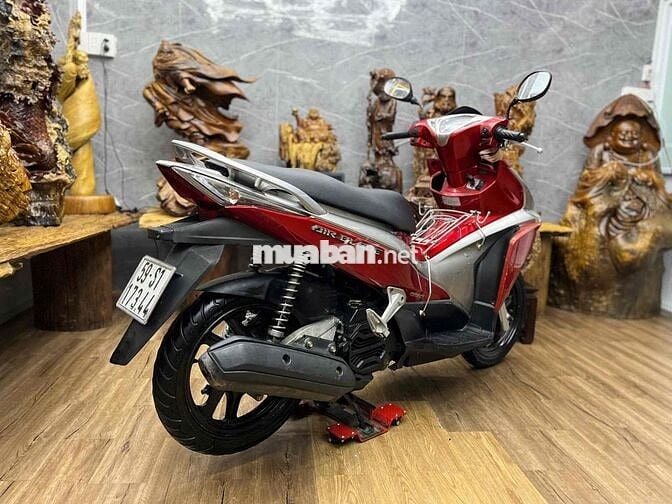 Honda Airblade biển SG dàn áo liền lạc. máy êm