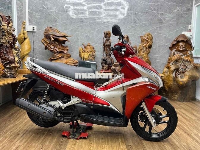Honda Airblade biển SG dàn áo liền lạc. máy êm