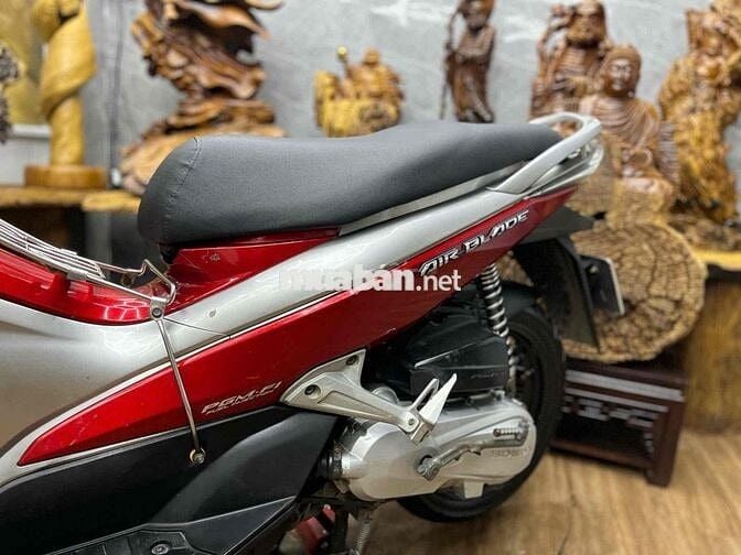 Honda Airblade biển SG dàn áo liền lạc. máy êm