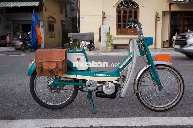 Peugeot và mobylette 