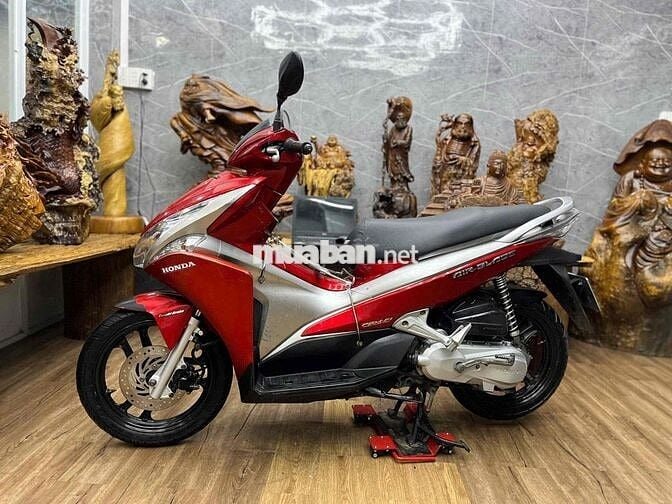 Honda Airblade biển SG dàn áo liền lạc. máy êm