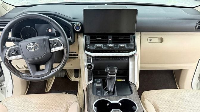 Bán Land Cruiser LC300 sản xuất 2021, Full Trung Đông.