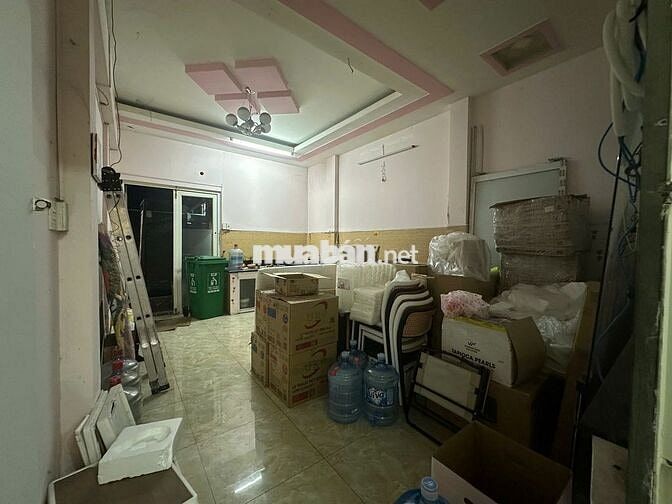 Cho thuê mặt tiền 238 Bến Vân Đồn Q4, 4x20m, view sông, giá 17tr