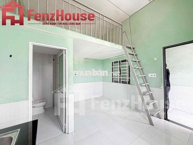 gác ban công rộng rãi phù hợp các bạn sinh viên và người đi làm ở lâu