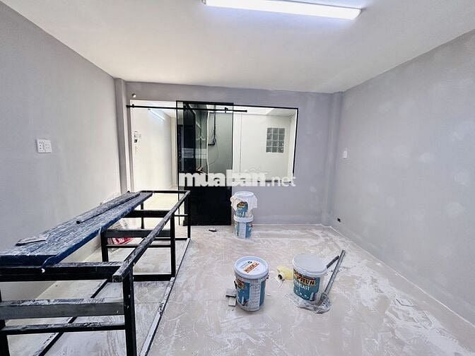 Cho thuê nguyên lầu 3 làm văn phòng...mặt tiền đường Hoa Lan