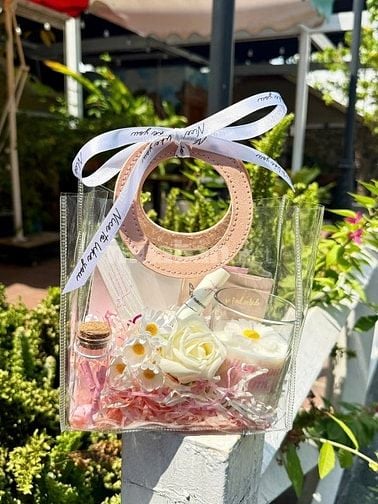 Vị trí bán hàng và đóng gói set quà tại Bình Thạnh - Có chỉ việc 