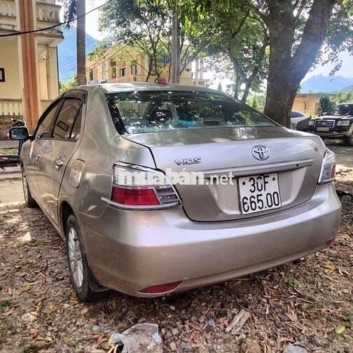Toyota Vios E 2012 Số sàn Vàng cát