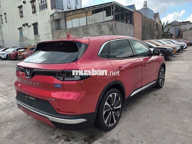 VinFast VF8 Plus 2023 Điện Đỏ