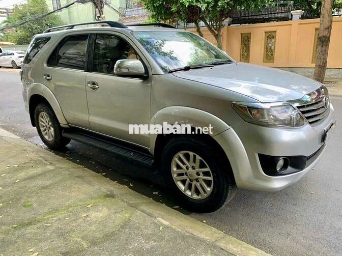 Toyota FORTUNER bản V số tự động đời cuối 2012