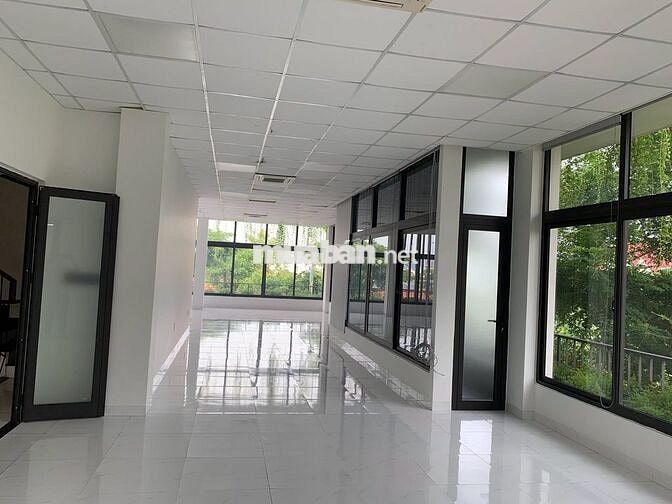 🌿 VĂN PHÒNG 100M² KHÔNG GIAN RỘNG RÃI THOÁNG MÁT GẦN CẦU HÒA XUÂN 🌿