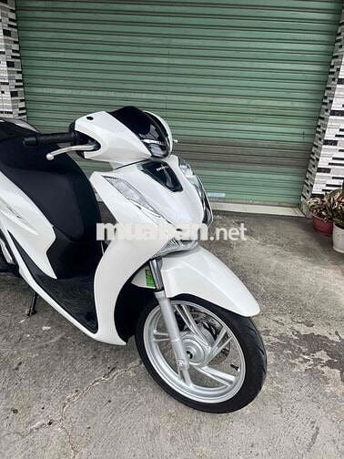 Honda SH 125 2024 Trắng 4.900 km bán trả góp
