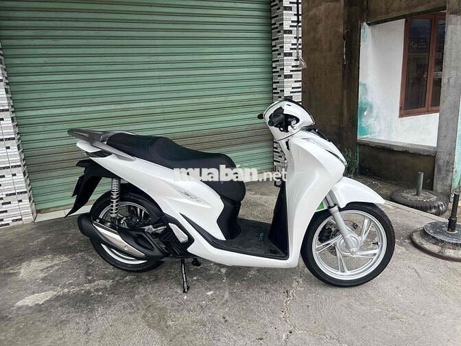 Honda SH 125 2024 Trắng 4.900 km bán trả góp