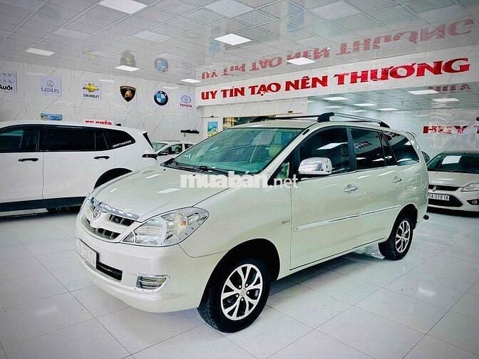 Toyota Innova G Trắng