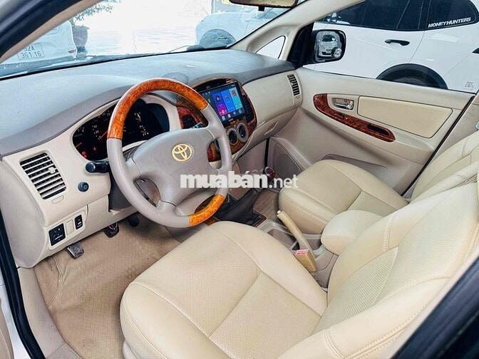 Toyota Innova G Trắng