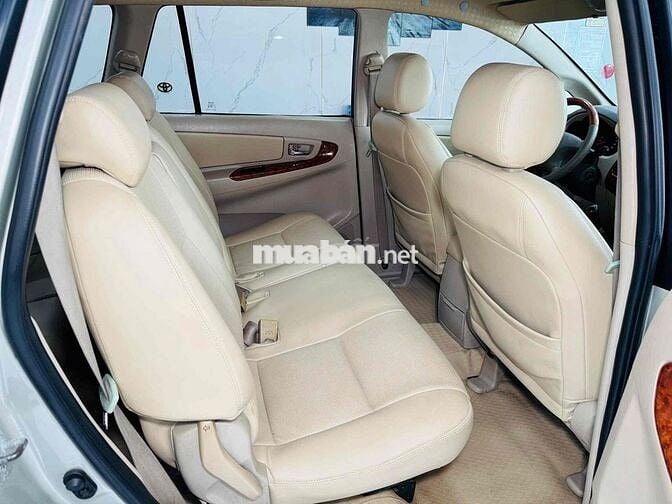 Toyota Innova G Trắng