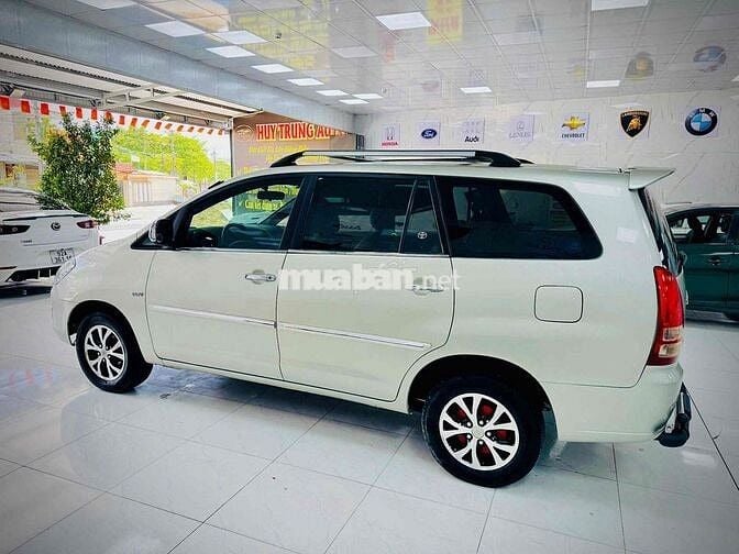 Toyota Innova G Trắng