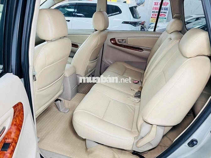 Toyota Innova G Trắng