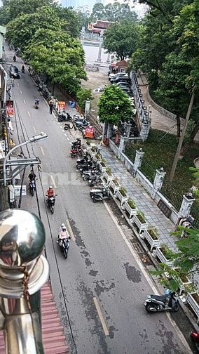 Bán nhà số 37, mặt phố Đặng Tiến Đông. 6 tầng, tiện để ở và Kinh doanh