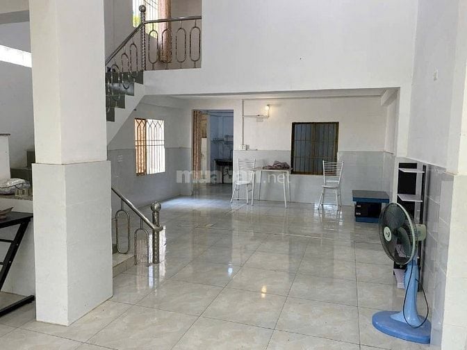 Bán nhà chính chủ nở hậu khu dân cư thân thiện .