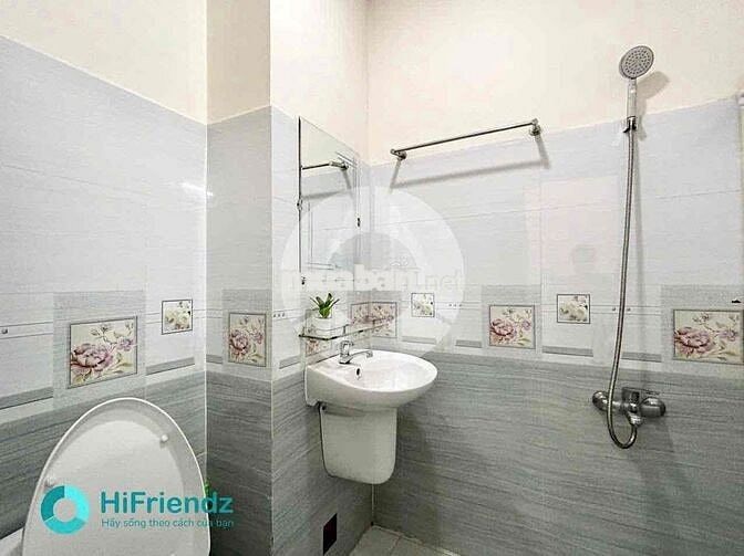 STUDIO MINI CỬA SỔ TRỜI CÓ THANG MÁY, BÃI XE RỘNG THUẬN TIỆN QUA Q5
