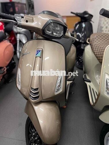 Piaggio Vespa Xám