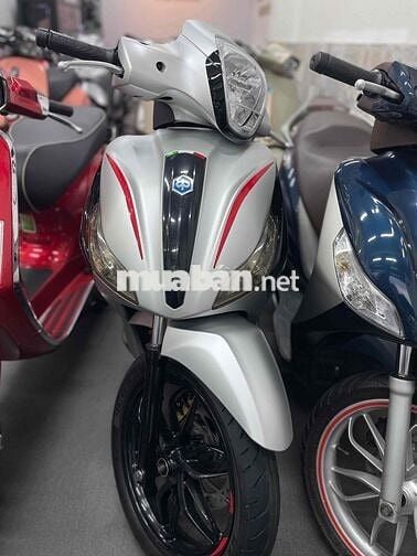 Piaggio Vespa Xám