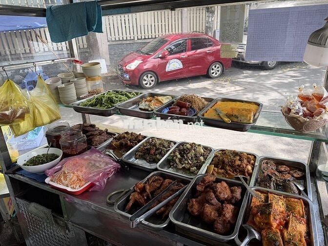 Sang gấp mặt bằng quán cơm trưa văn phòng