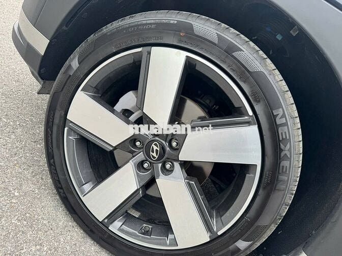 Hyundai Santafe 2024 2.5 Prestige Đen 11.000km