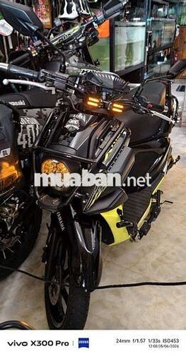 Yamaha X-Ride 125 Đen Vàng Đang sử dụng