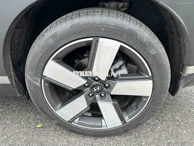 Hyundai Santafe 2024 2.5 Prestige Đen 1 vạn km