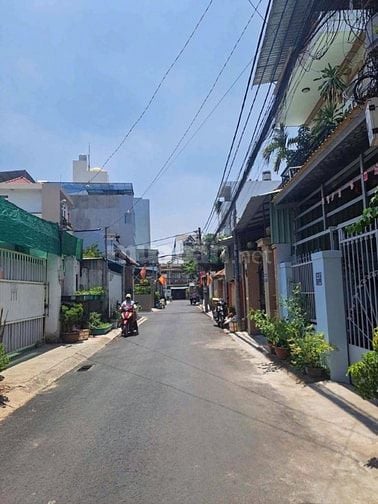 Cho thuê nhà NC đường 12,Trường Thọ – 96m2 có 2PN 1WC, sân rộng - 12tr