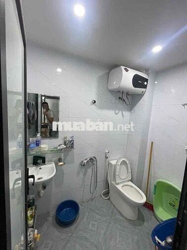 bán nhà 2 tầng 2 ngủ 2 vs khu tâpj thể bộ công an - bùi xương trạch