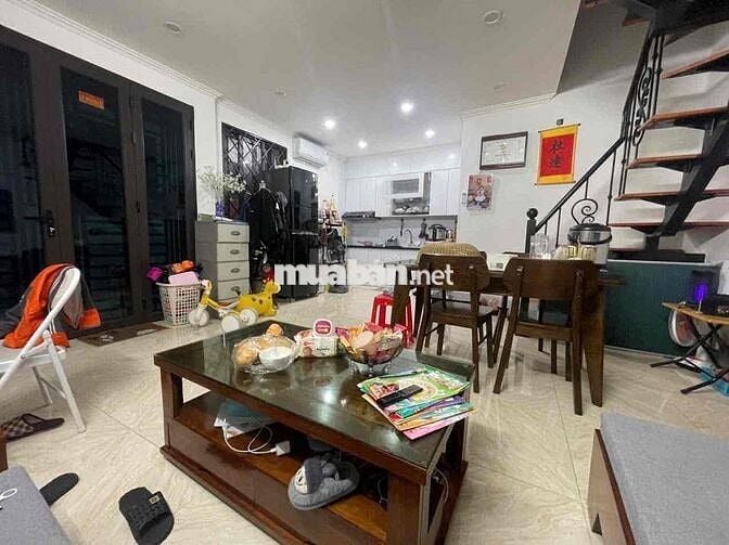 bán nhà 2 tầng 2 ngủ 2 vs khu tâpj thể bộ công an - bùi xương trạch