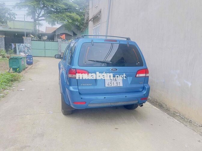 Ford Escape Xanh