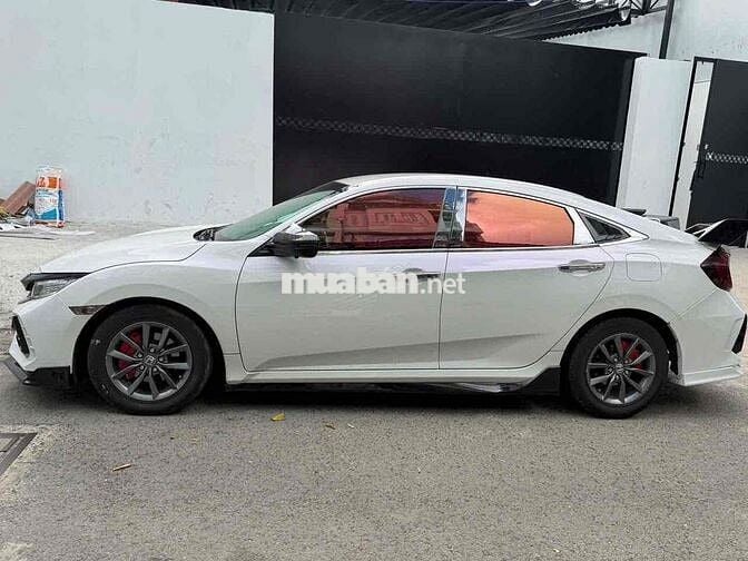 Honda Civic 2019 Trắng ánh kim 80.000 km