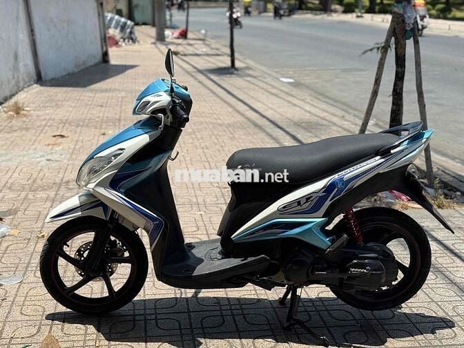 Yamaha Luvias FI 2015 Trắng, Xanh