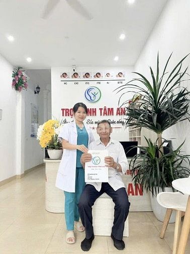 Bác tưởng máy hỏng… Nhưng thực ra đôi tai đã thay đổi sau 6 năm