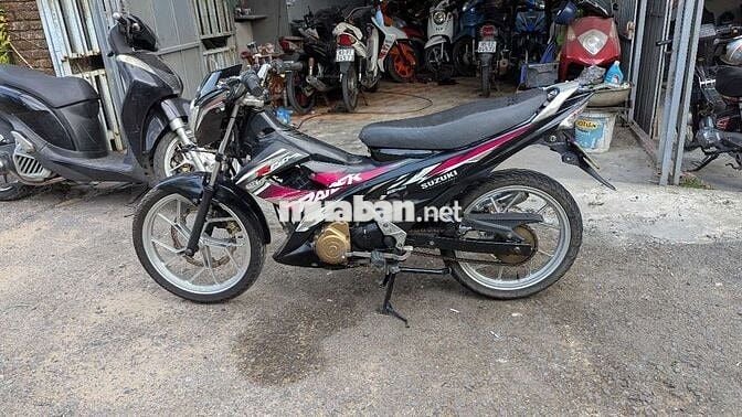 Suzuki Raider 150 Đen Xe côn tay