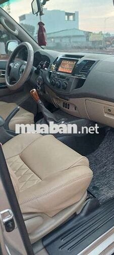 Toyota Fortuner G 2013 Số sàn Bạc